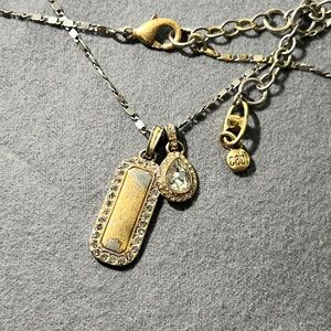 Elegant Gold Pendant Necklace